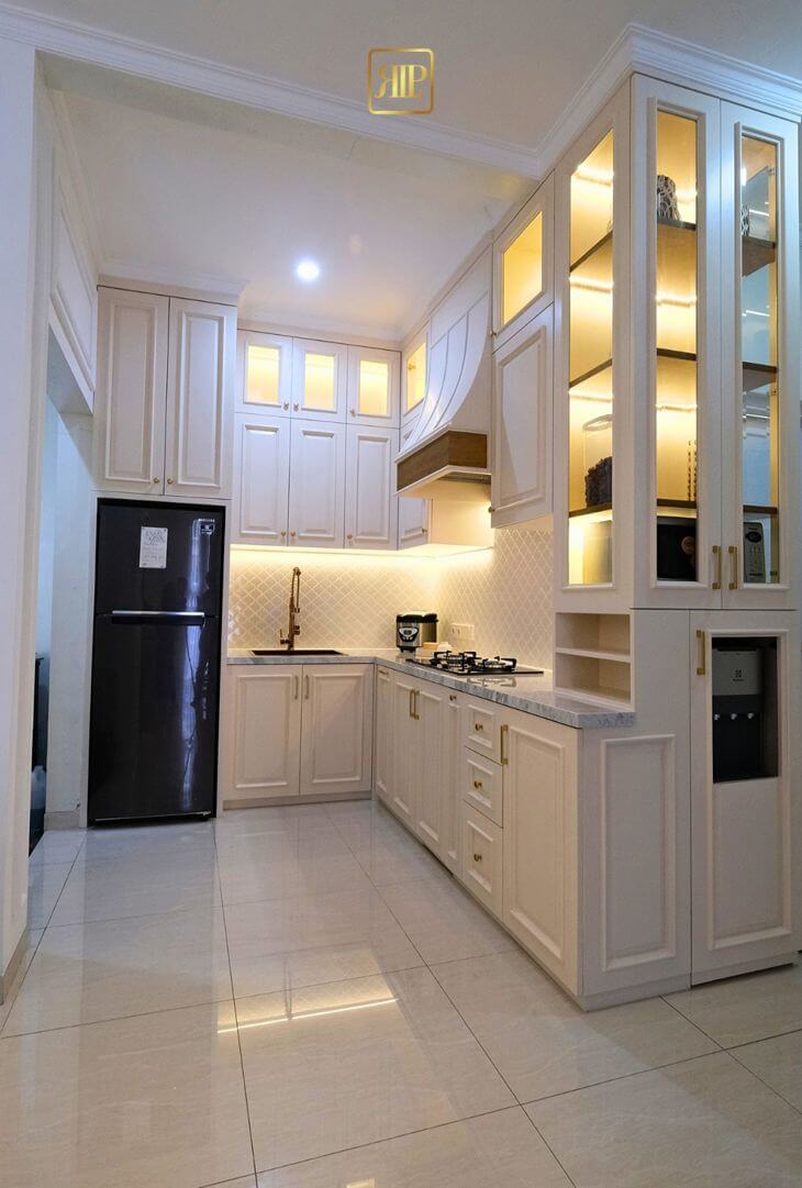 CUSTOM INTERIOR KITCHEN CLASSY MODERN